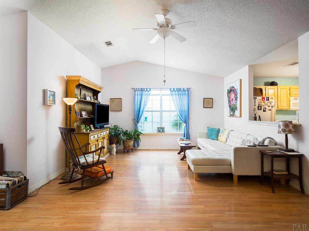 1320 Sunrunner Road Pensacola, FL 32504 - Photo 4 of 17 Gallery Image 4