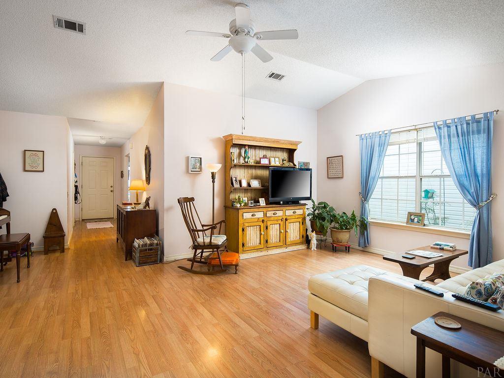 1320 Sunrunner Road Pensacola, FL 32504 - Photo 5 of 17 Gallery Image 5
