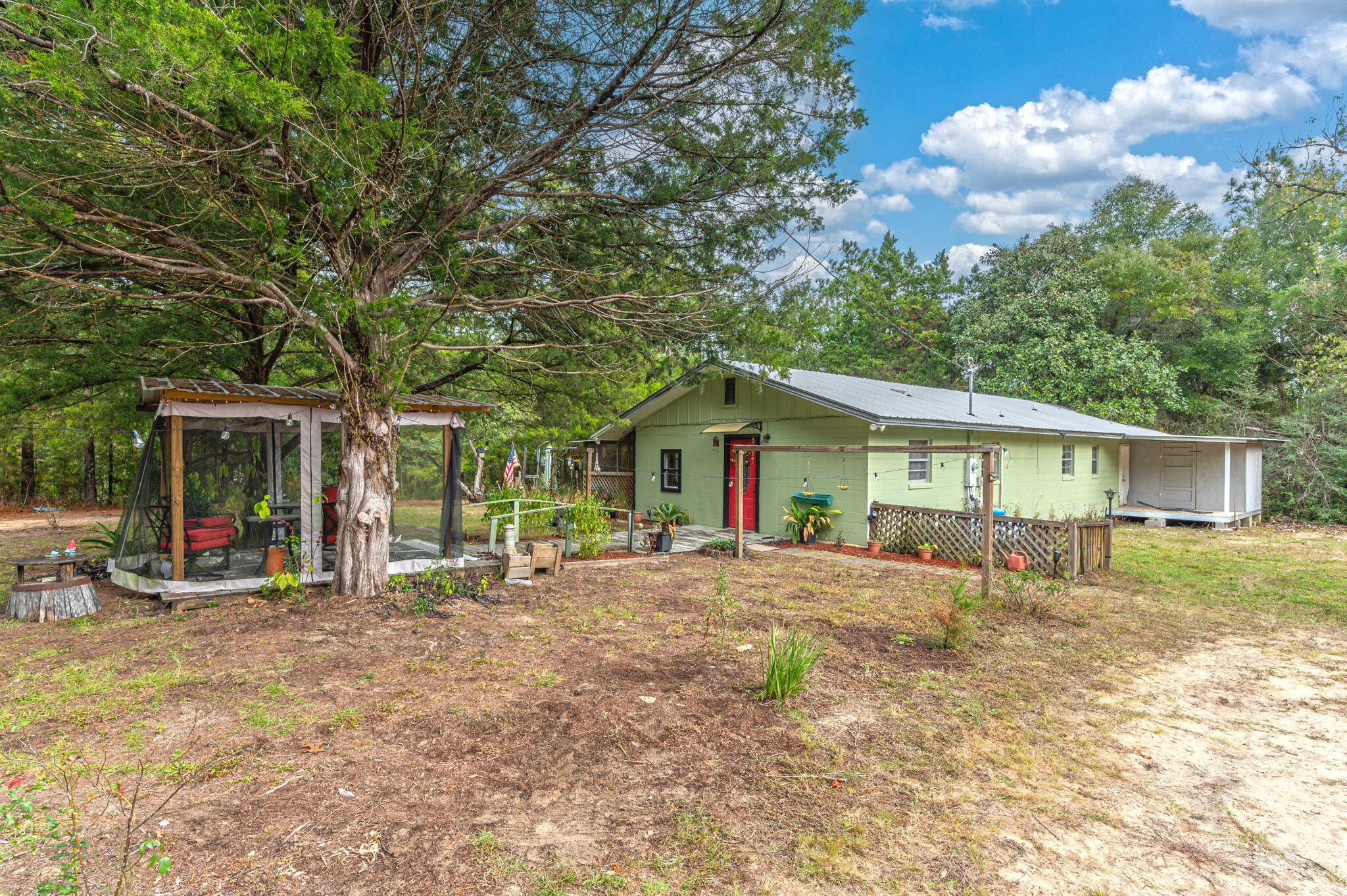 330 Roman Road DeFuniak Springs, FL 32433 - Photo 4 of 43 4-web-or-mls-330 Roman Rd Exterior-4