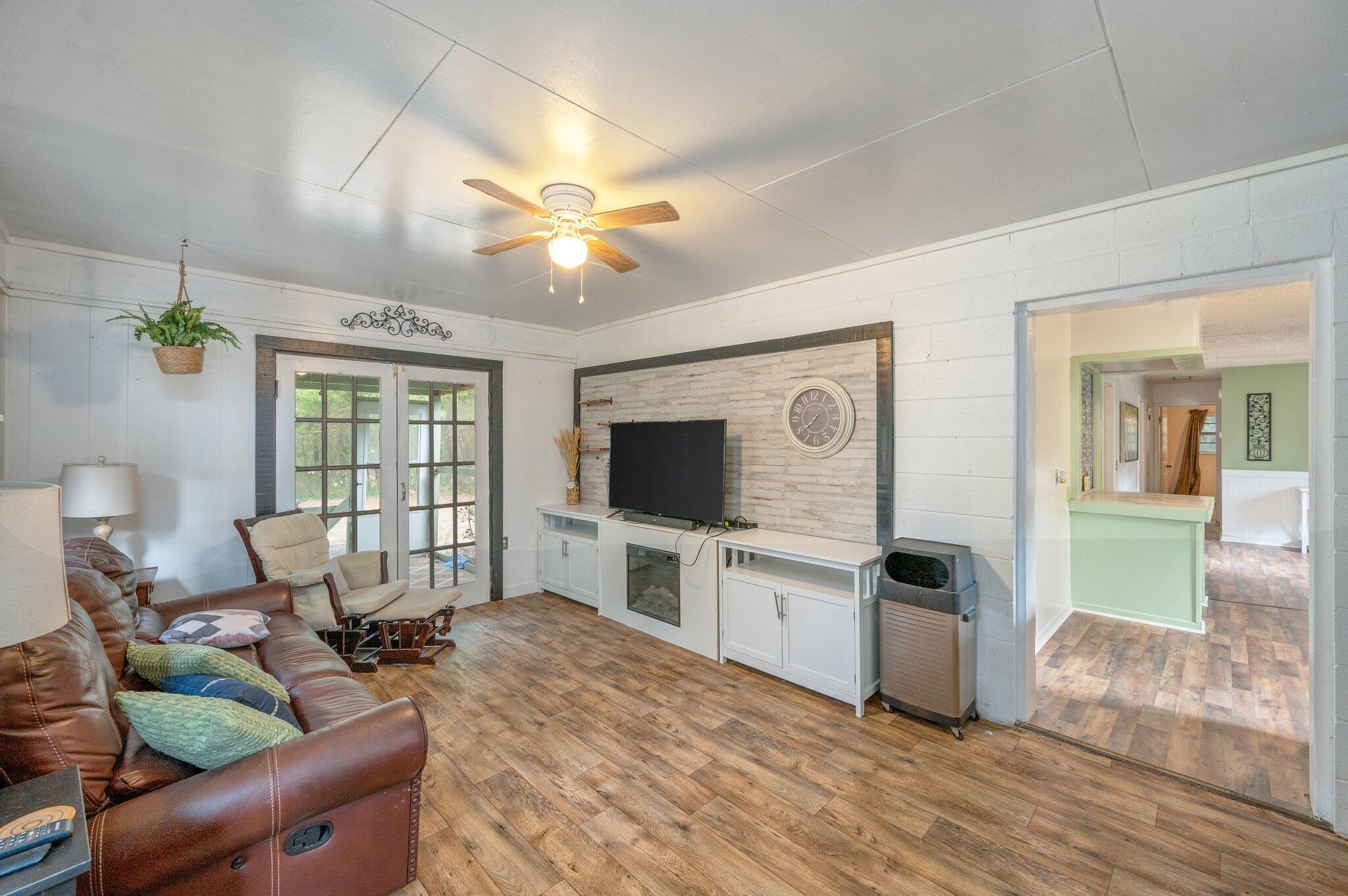 330 Roman Road DeFuniak Springs, FL 32433 - Photo 8 of 43 8-web-or-mls-330 Roman Rd-09