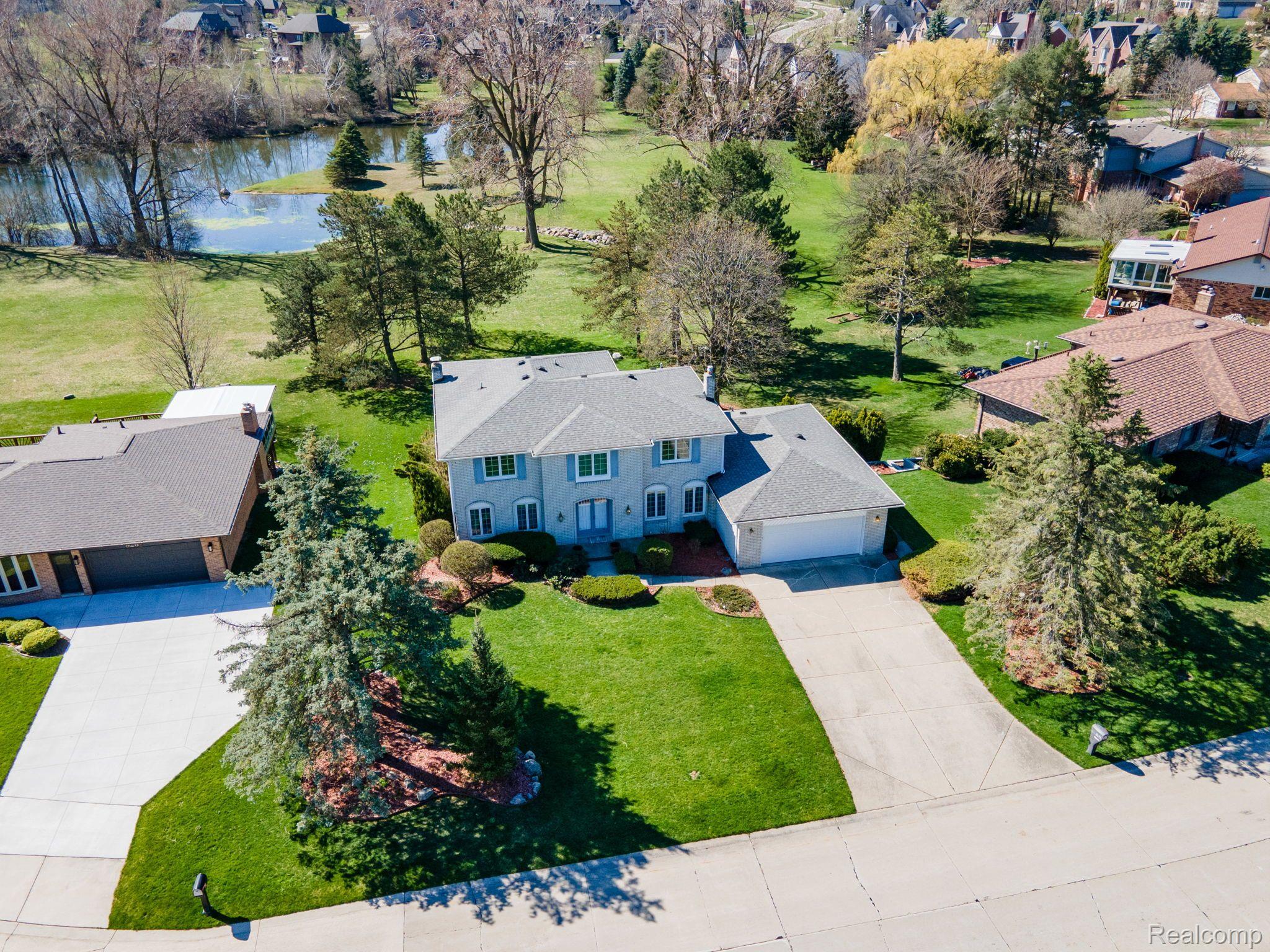 918 Langley Road Rochester, MI 48309 - Photo 3 of 43 The best view in the neighborhood!