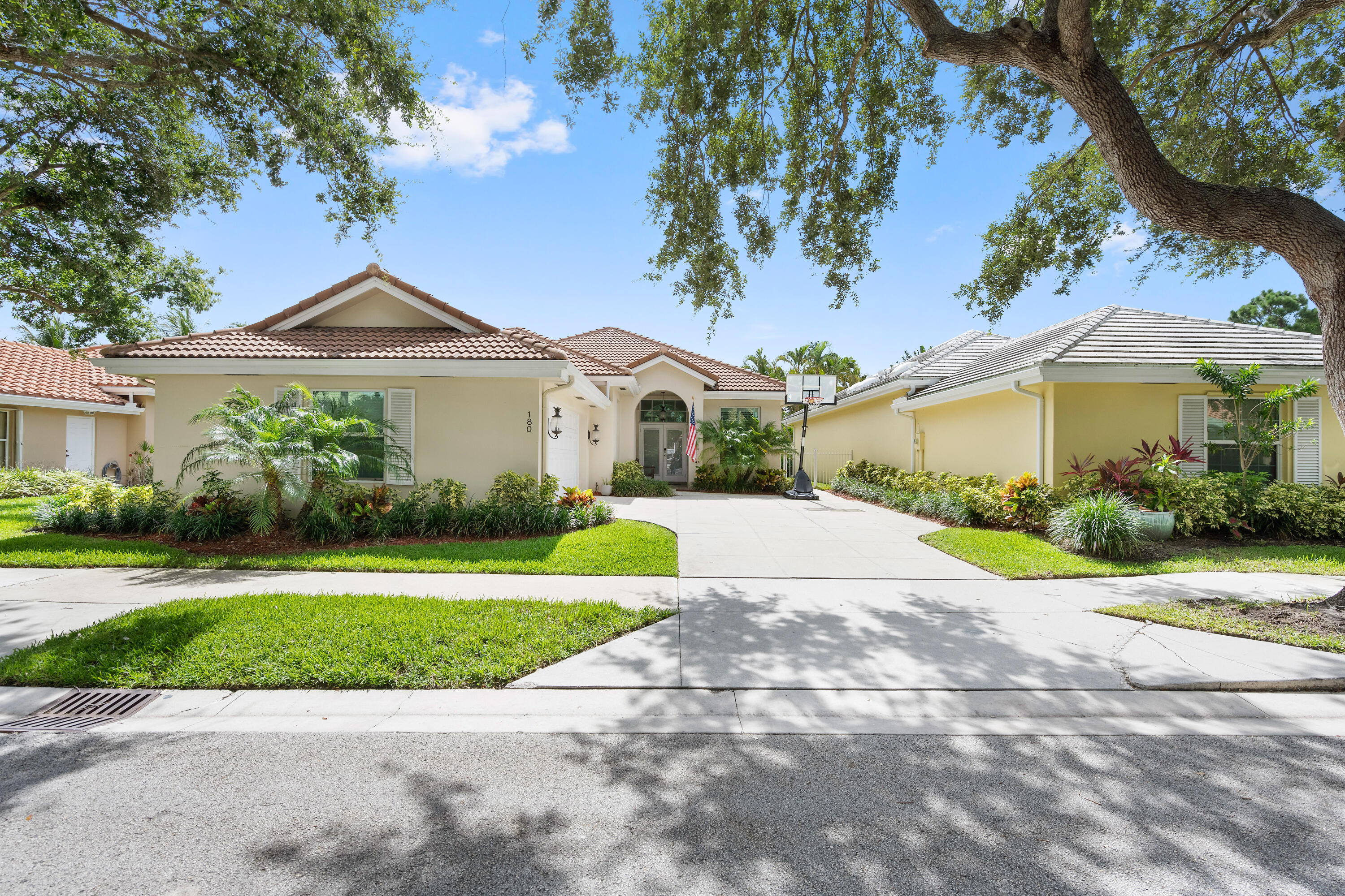 180 Hampton Place Jupiter, FL 33458 - Photo 1 of 36 180 Hampton Place, Jupiter (2)