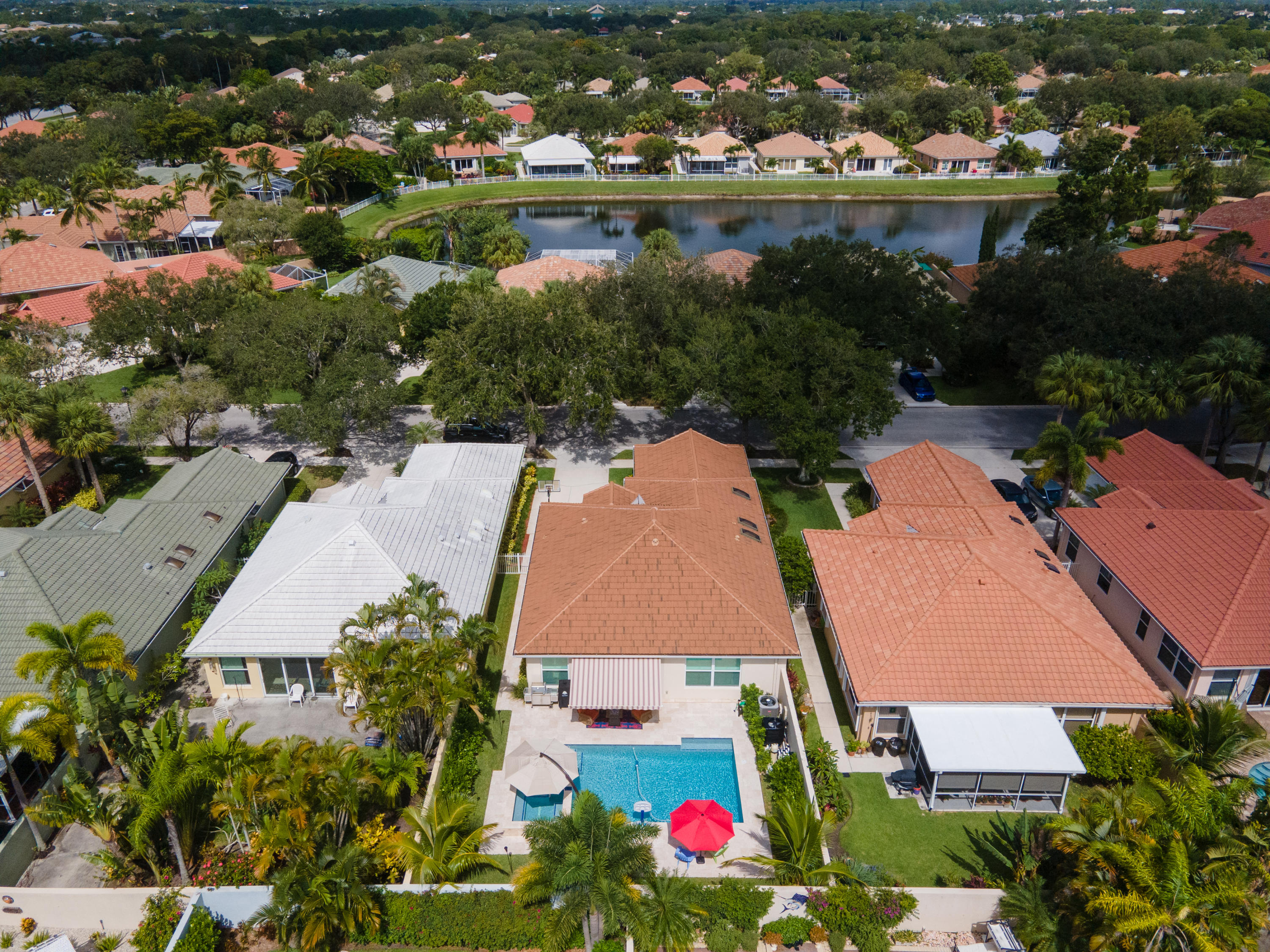 180 Hampton Place Jupiter, FL 33458 - Photo 2 of 36 Aerial