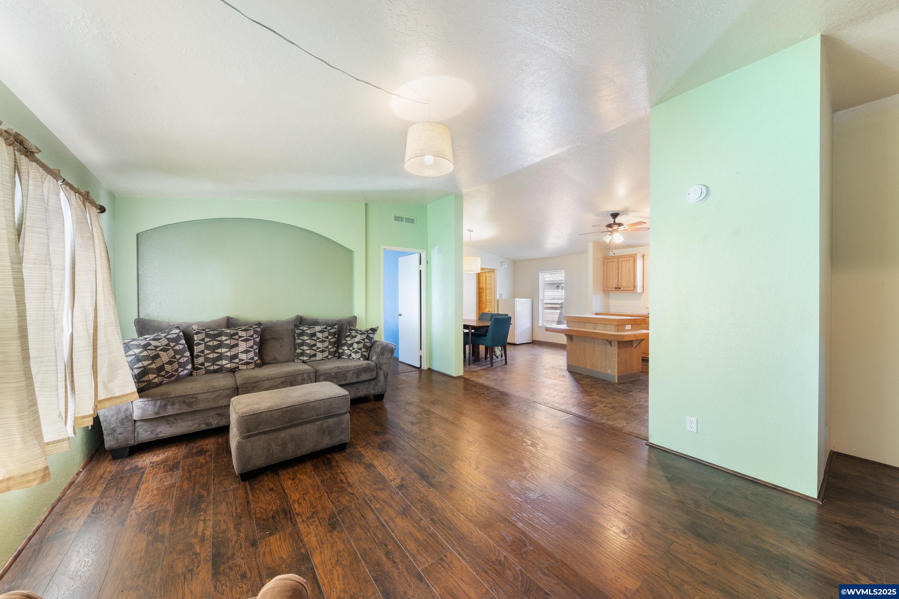 857 Hoffman Road Northeast, Unit 11 Salem, OR 97301 - Photo 4 of 25 Gallery Image 4