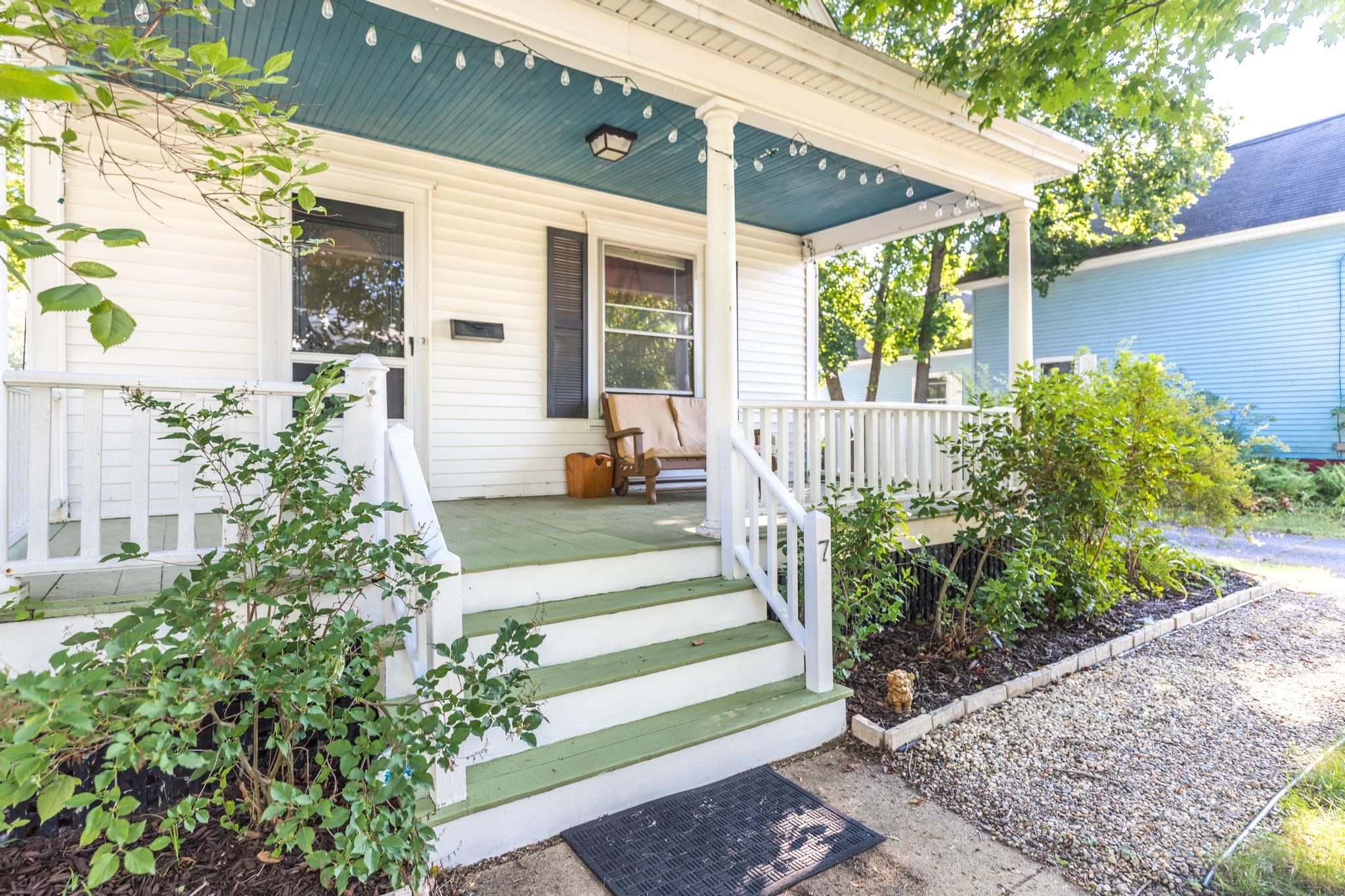7 Unity Street Rochester, NH 03868 - Photo 2 of 22