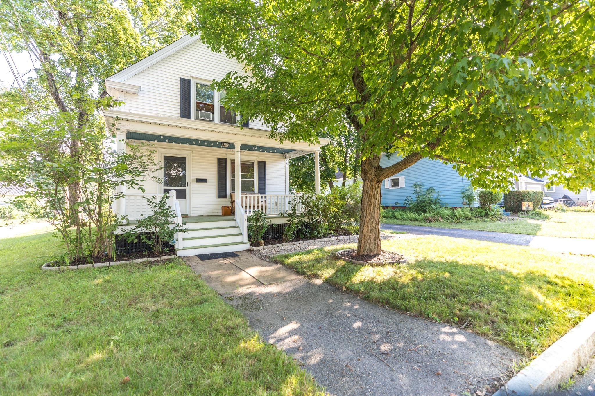 7 Unity Street Rochester, NH 03868 - Photo 4 of 22