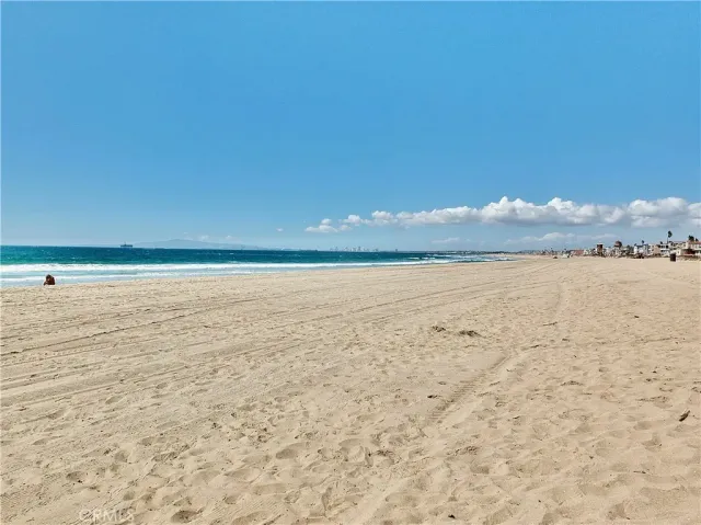 $2,900 | 16765 South Pacific Avenue, Huntington Beach, CA 90742