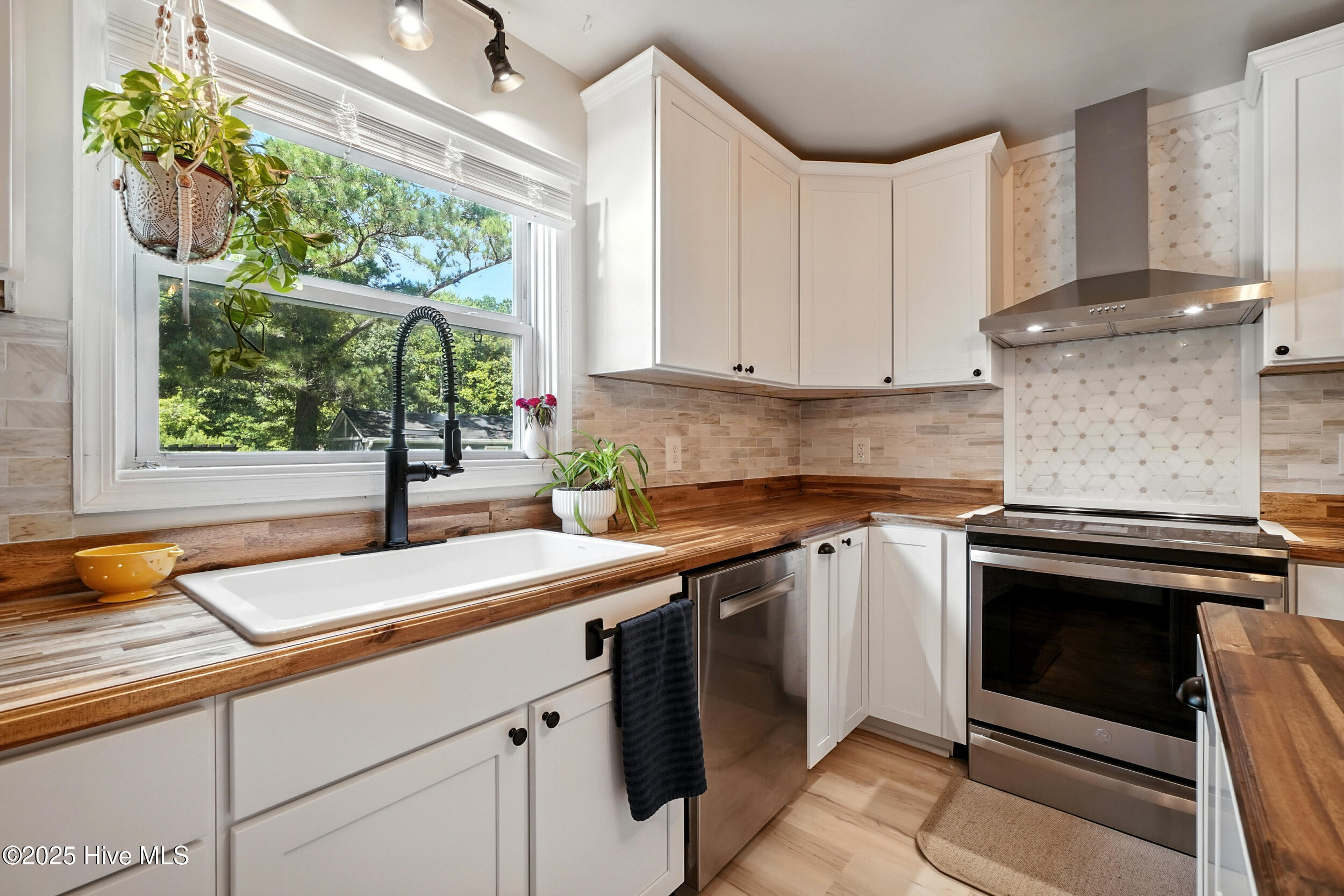 579 Tulls Creek Road Moyock, NC 27958 - Photo 18 of 50 16