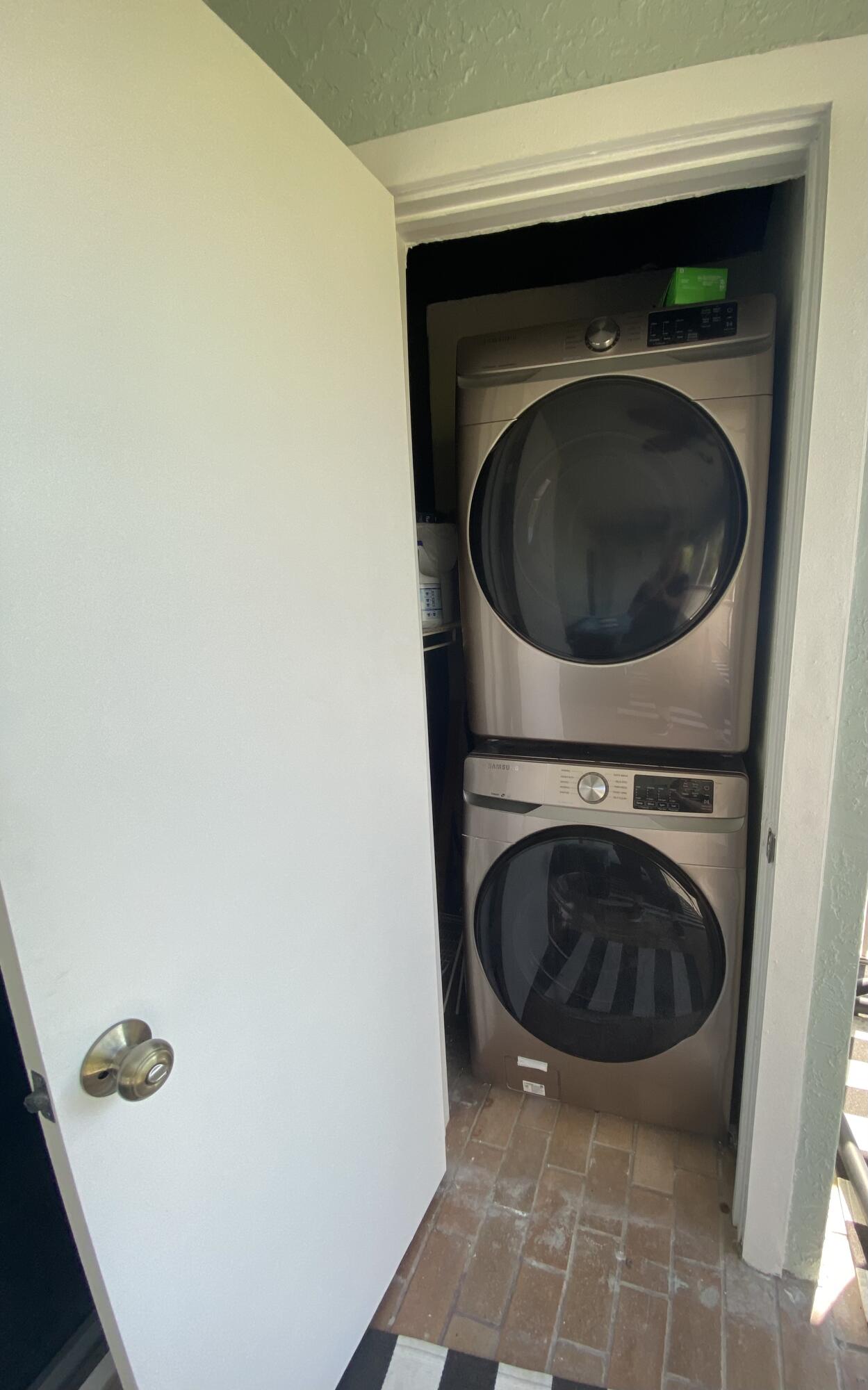 125 3rd Lane Key Largo, FL 33037 - Photo 19 of 24 Washer/Dryer