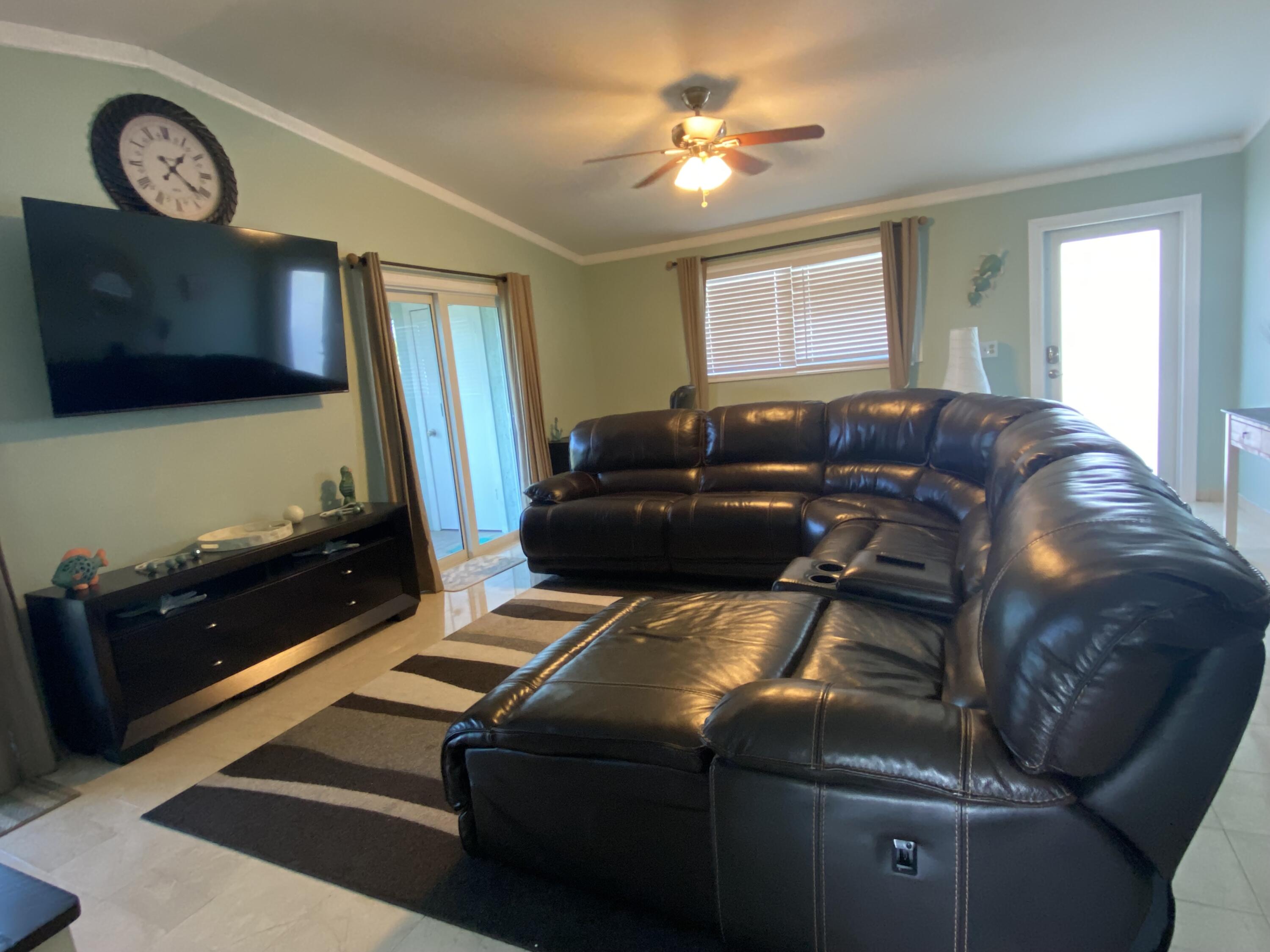 125 3rd Lane Key Largo, FL 33037 - Photo 7 of 24 Living Room