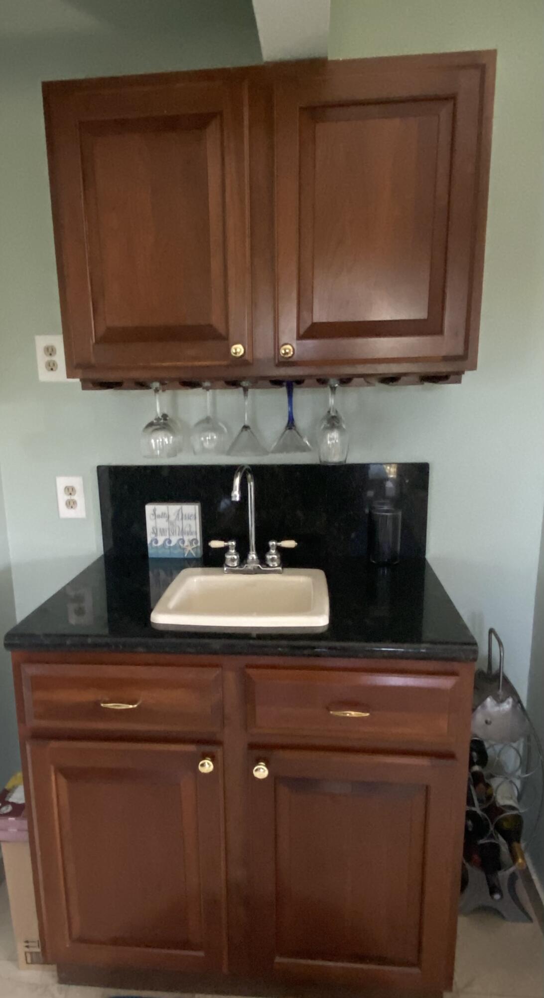 125 3rd Lane Key Largo, FL 33037 - Photo 8 of 24 Bar