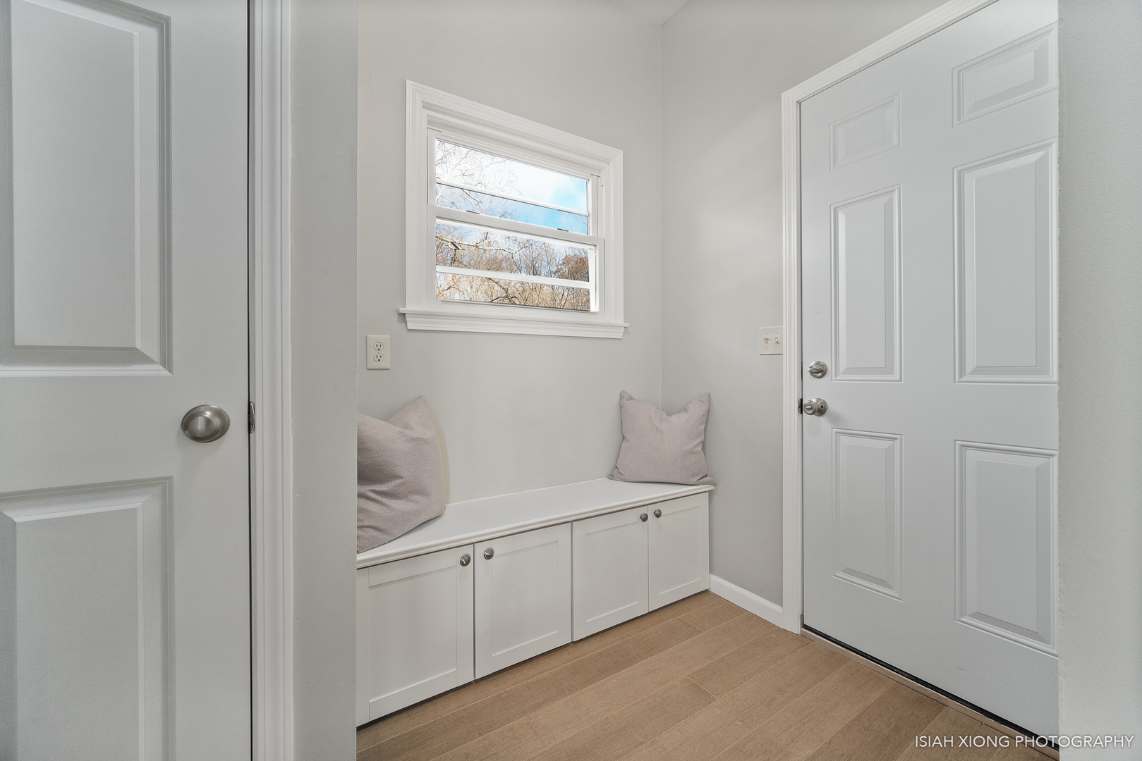 2S203 Green Road Elburn, IL 60119 - Photo 17 of 30 a view of a bathroom with two sinks a toilet and a window