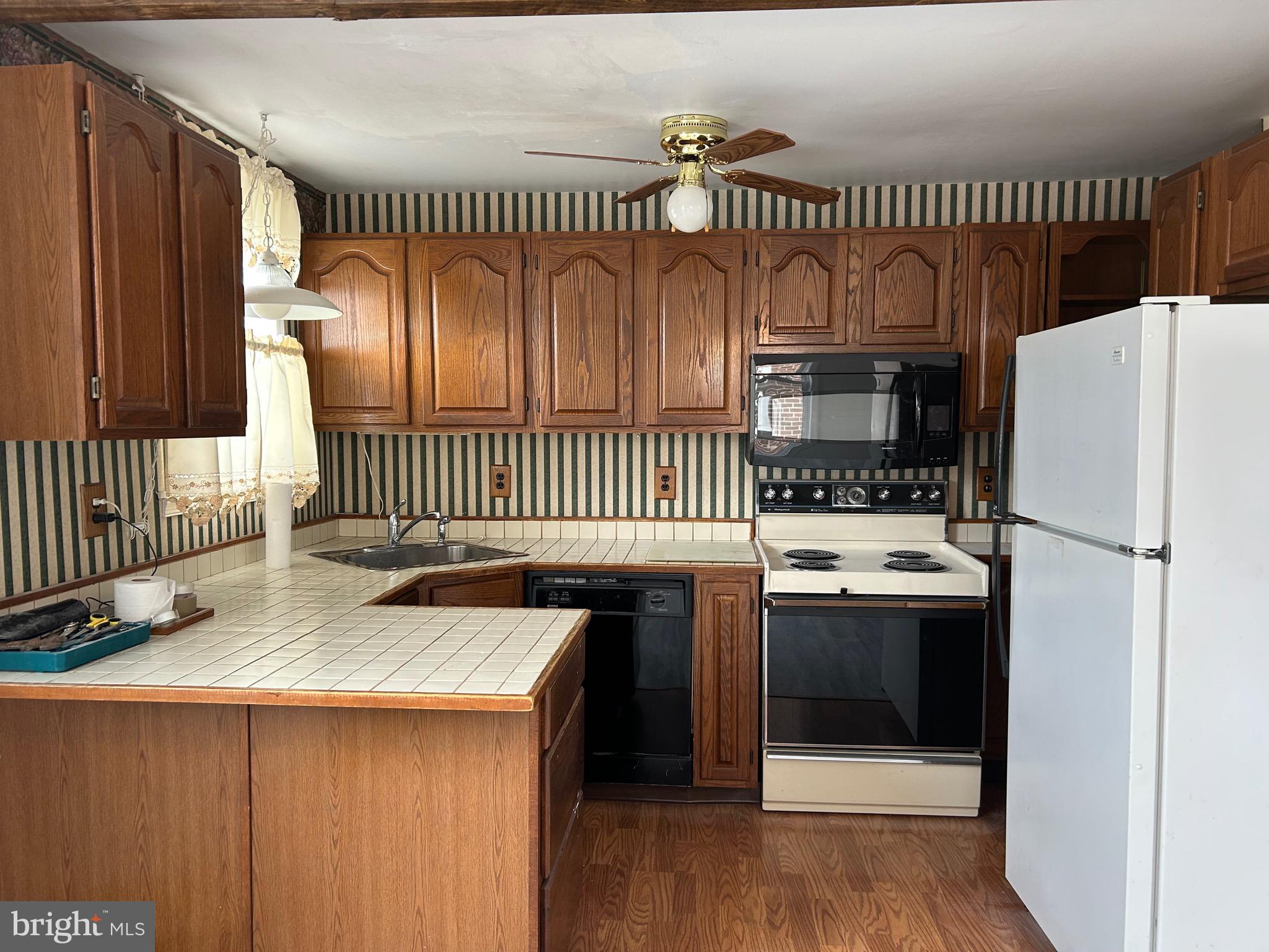 607 Braxton Road Ridley Park, PA 19078 - Photo 9 of 39 Gallery Image 9