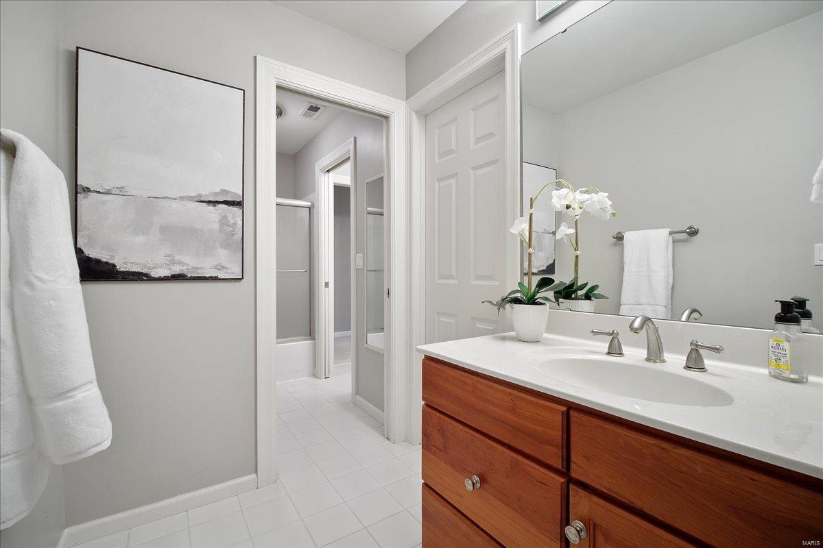 49 Picardy Hill Drive Chesterfield, MO 63017 - Photo 25 of 46