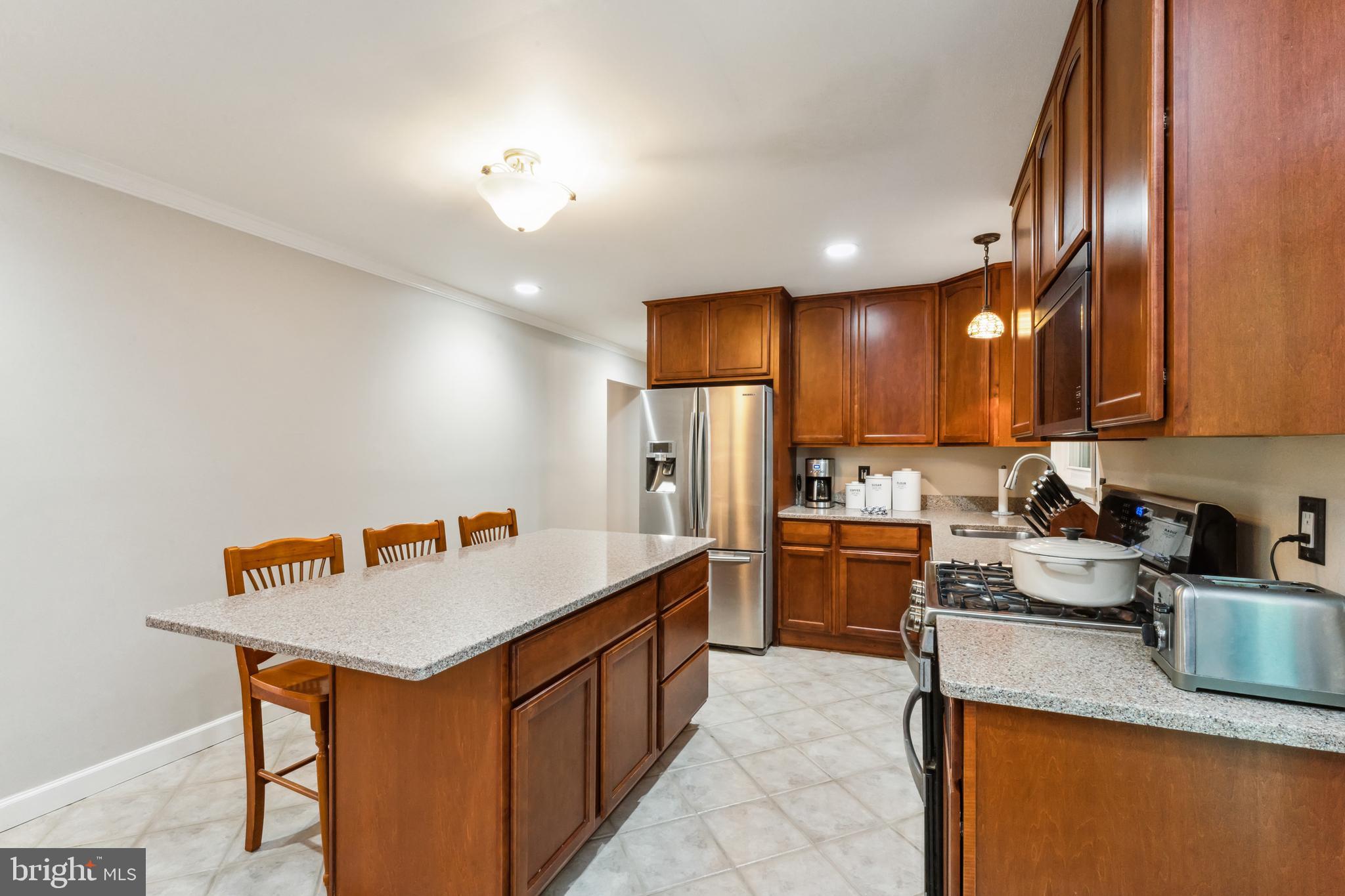 2807 Bree Hill Road Oakton, VA 22124 - Photo 11 of 29 Gallery Image 11