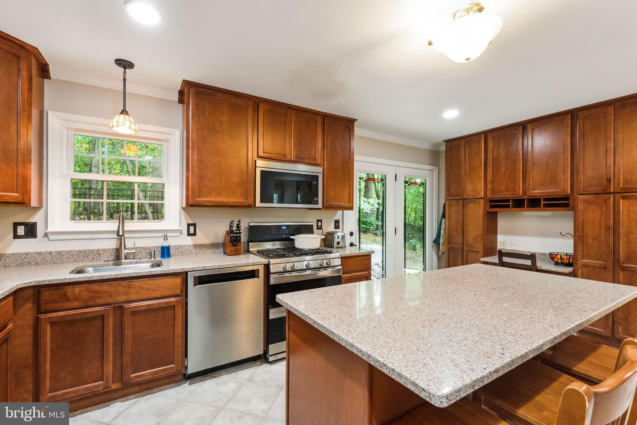 2807 Bree Hill Road Oakton, VA 22124 - Photo 12 of 29 Gallery Image 12