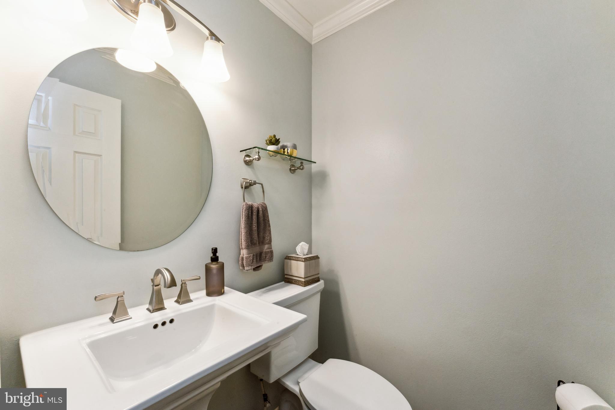 2807 Bree Hill Road Oakton, VA 22124 - Photo 17 of 29 Gallery Image 17