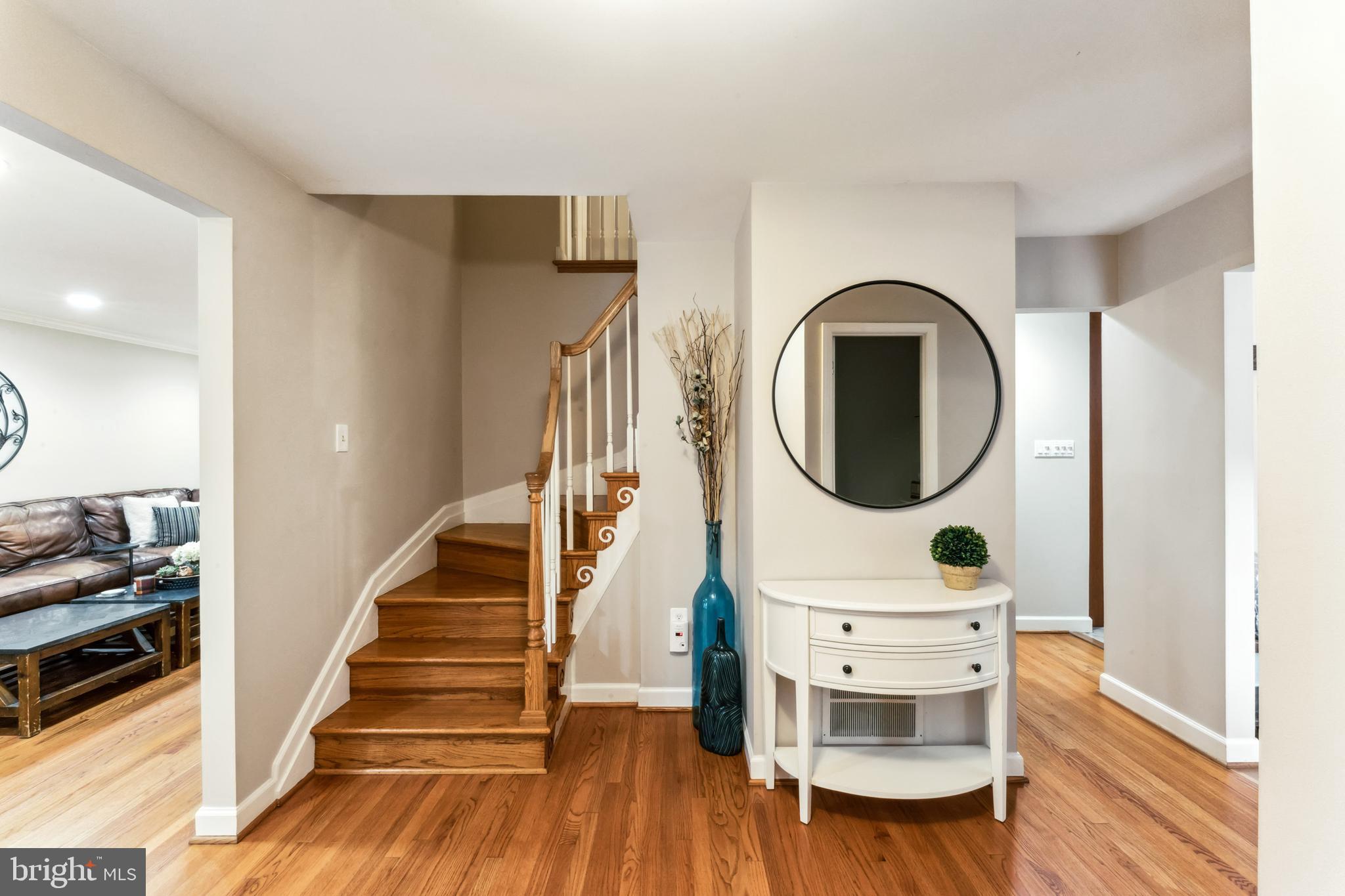 2807 Bree Hill Road Oakton, VA 22124 - Photo 4 of 29 Gallery Image 4