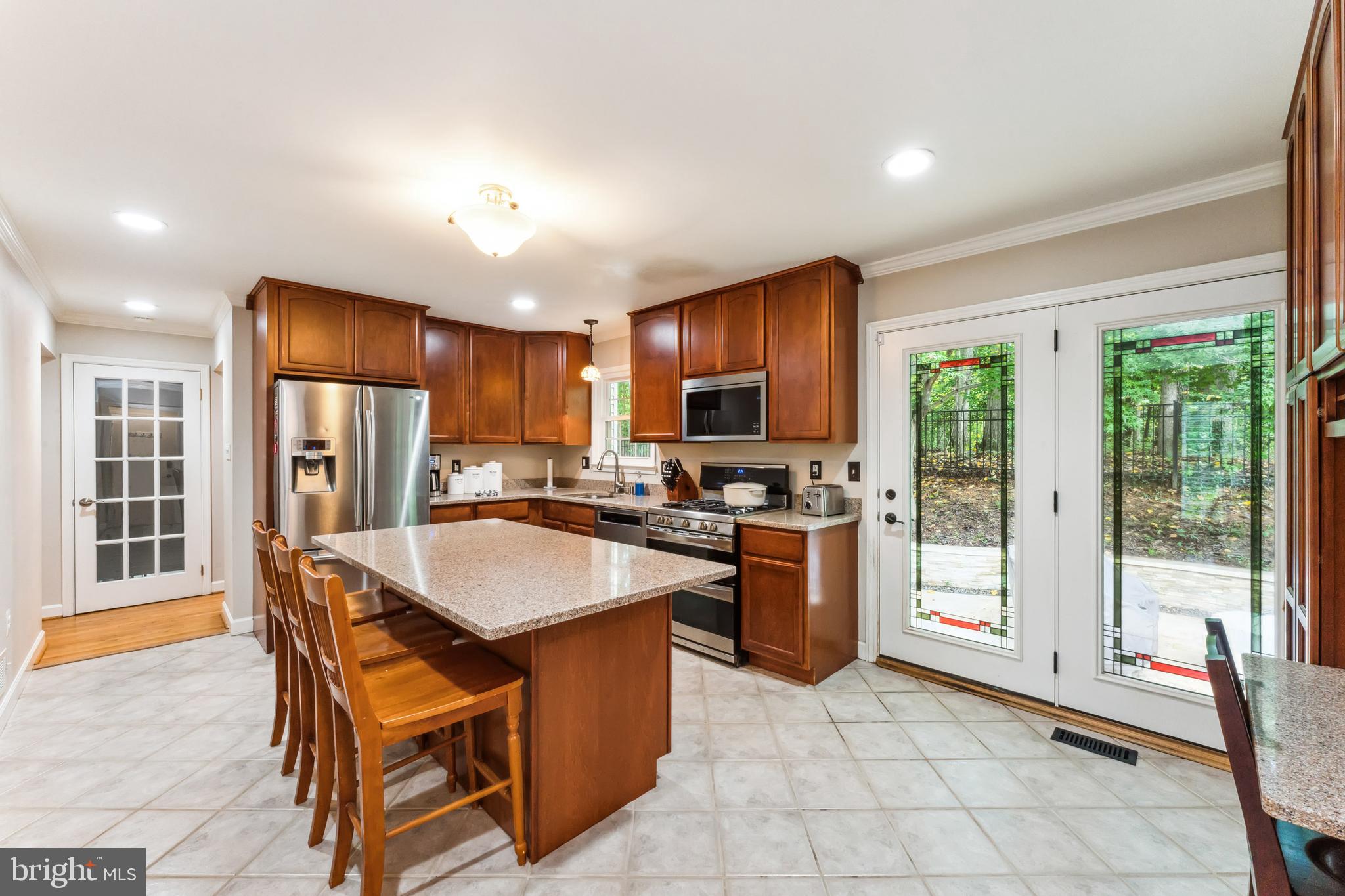 2807 Bree Hill Road Oakton, VA 22124 - Photo 10 of 29 Gallery Image 10