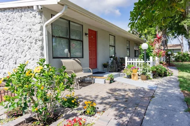 $1,150 | 1400 Strawberry Place, Unit 27, Plant City, FL 33563