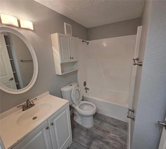 $1,150 | 1400 Strawberry Place, Unit 27, Plant City, FL 33563