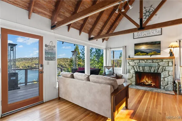 $699,999 | 347 Emerald Drive, Lake Arrowhead, CA 92352