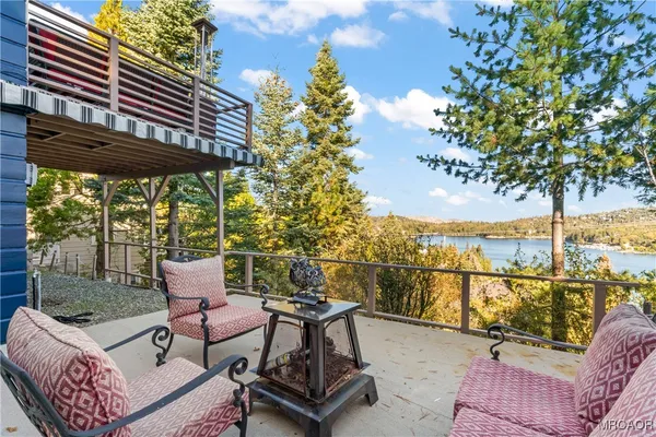 $699,999 | 347 Emerald Drive, Lake Arrowhead, CA 92352