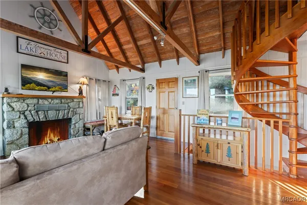 $699,999 | 347 Emerald Drive, Lake Arrowhead, CA 92352