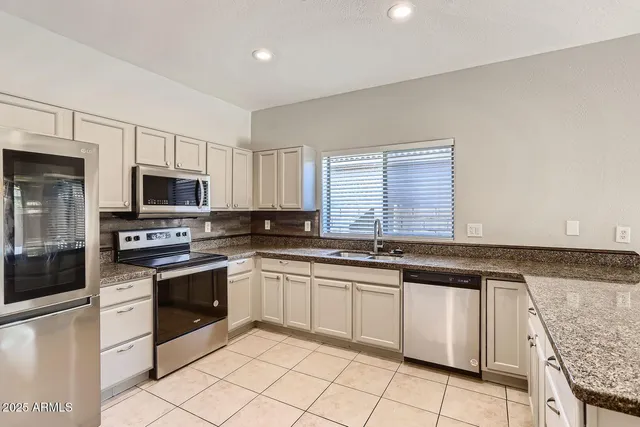 $2,040 | 13723 West Maui Lane, Surprise, AZ 85379