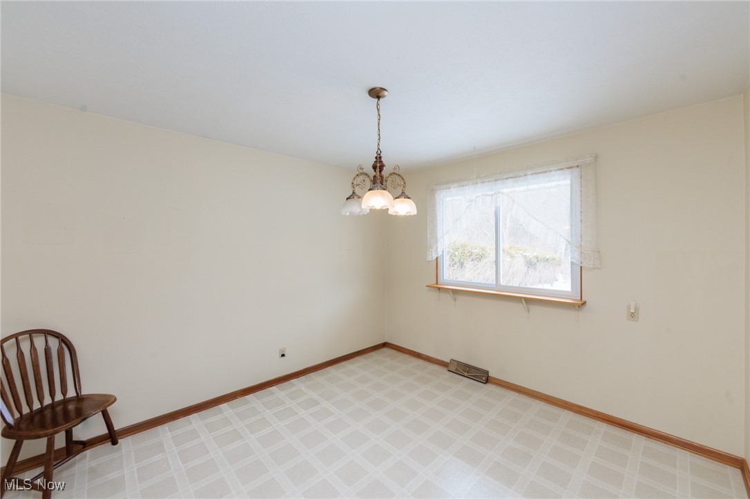 14430 Drake Road Strongsville, OH 44136 - Photo 10 of 37 Dining Room