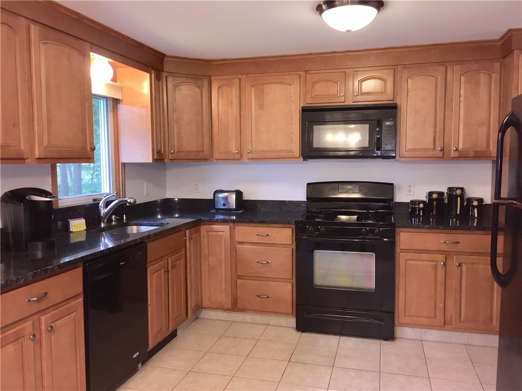 4 Eleanor Drive Coventry, RI 02816 - Photo 10 of 27