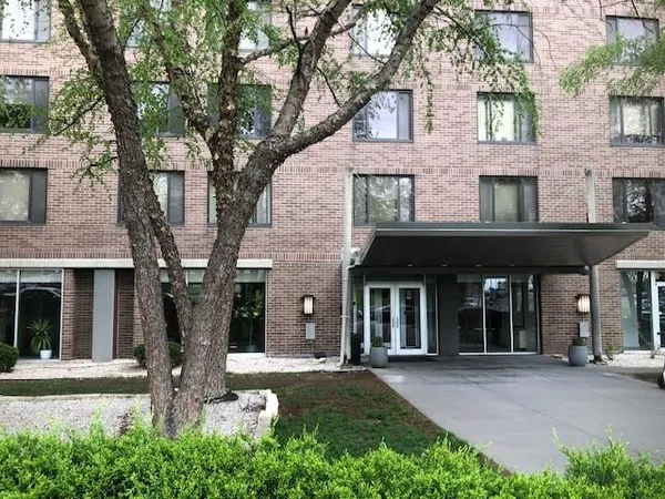 $1 | 600 East 8th Street, Unit TSL, Kansas City, MO 64106