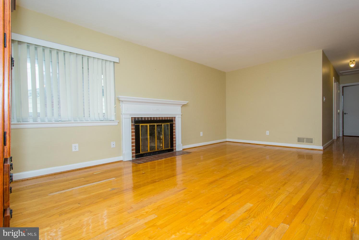 2212 Reedie Drive Silver Spring, MD 20902 - Photo 12 of 28 Living Room