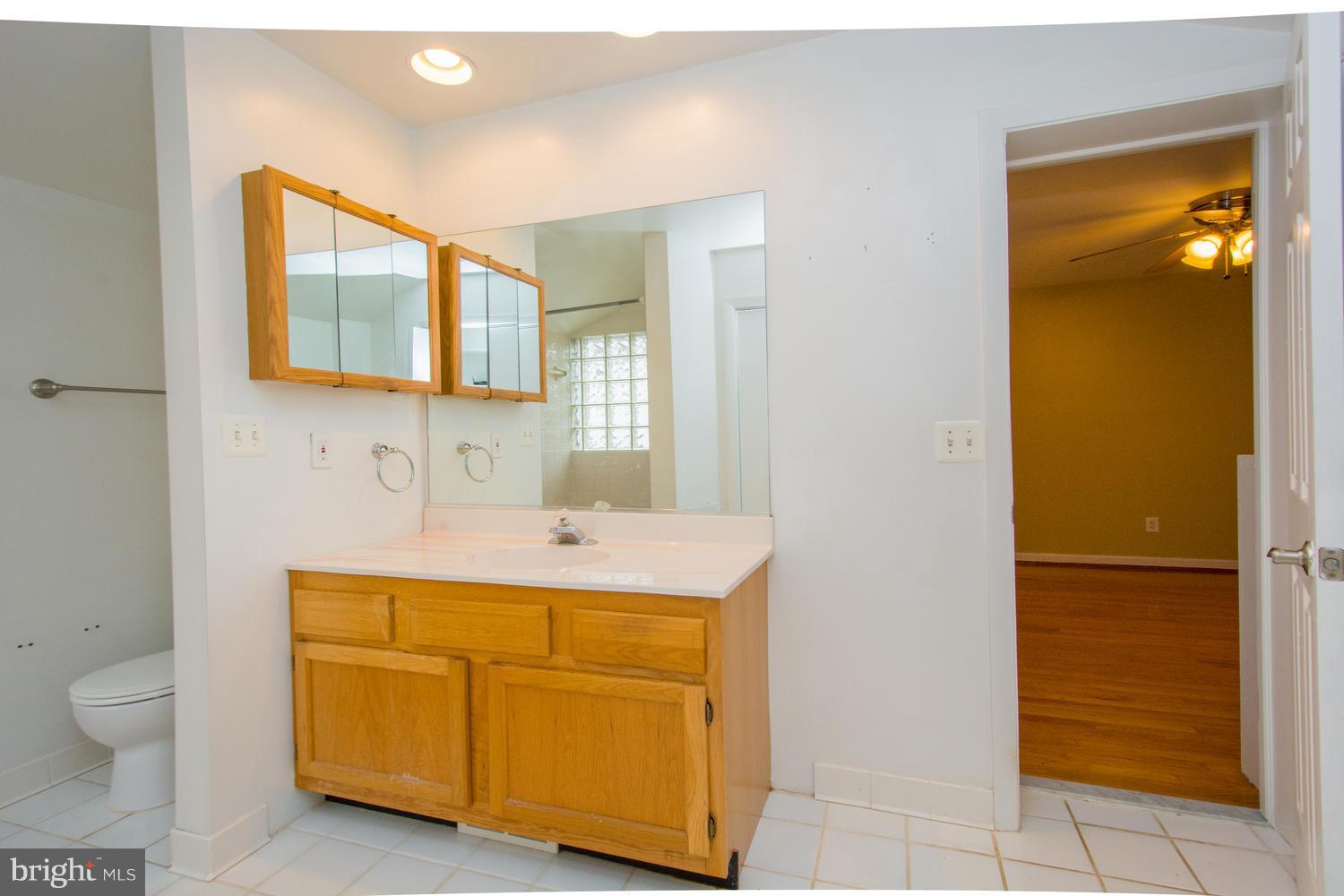 2212 Reedie Drive Silver Spring, MD 20902 - Photo 16 of 28 Bath (Master)