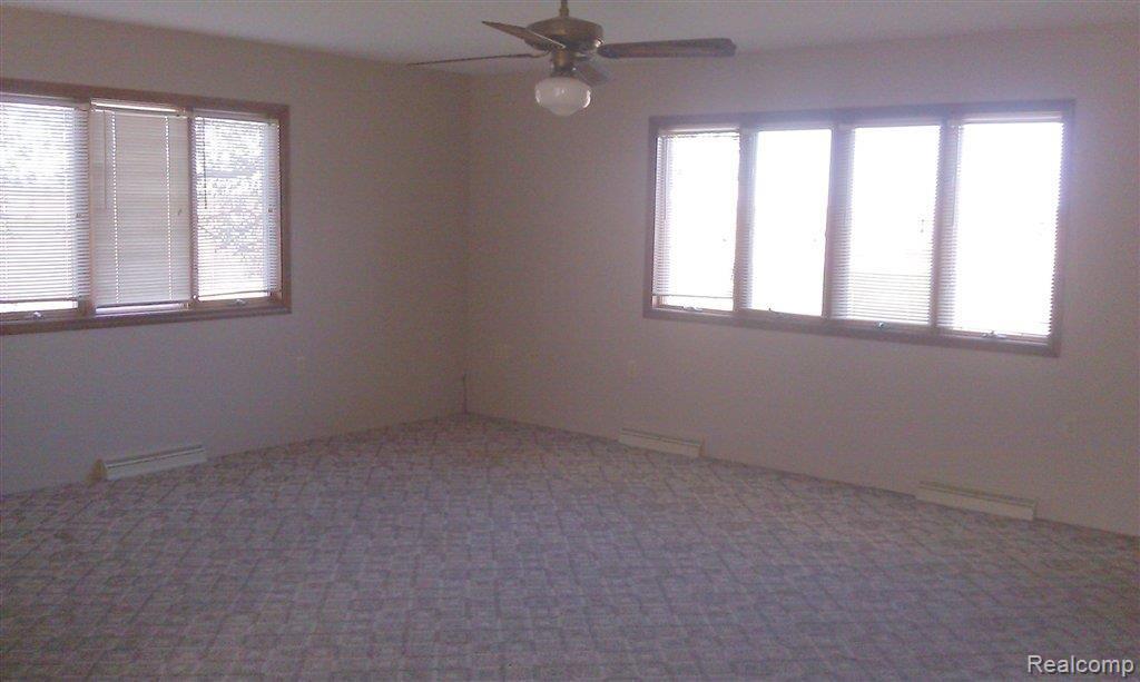 7717 Berne Road Pigeon, MI 48755 - Photo 4 of 12 Living.jpg