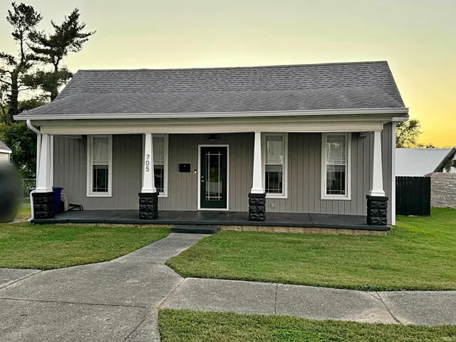 $179,900 | 705 Southwest 1st Street, Washington, IN 47501