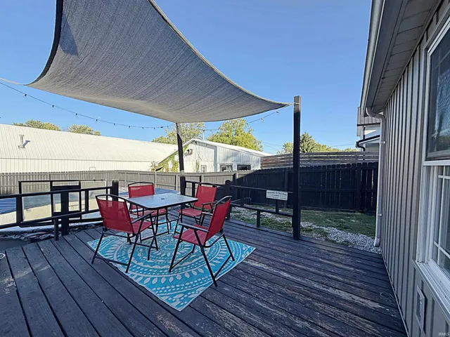 $179,900 | 705 Southwest 1st Street, Washington, IN 47501