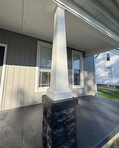 $179,900 | 705 Southwest 1st Street, Washington, IN 47501