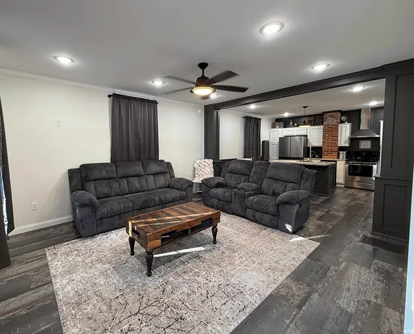 $179,900 | 705 Southwest 1st Street, Washington, IN 47501