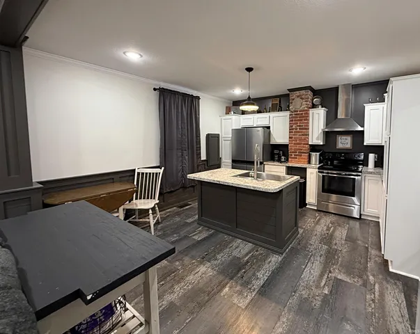 $179,900 | 705 Southwest 1st Street, Washington, IN 47501