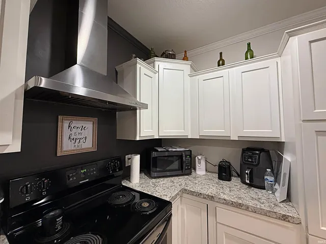 $179,900 | 705 Southwest 1st Street, Washington, IN 47501