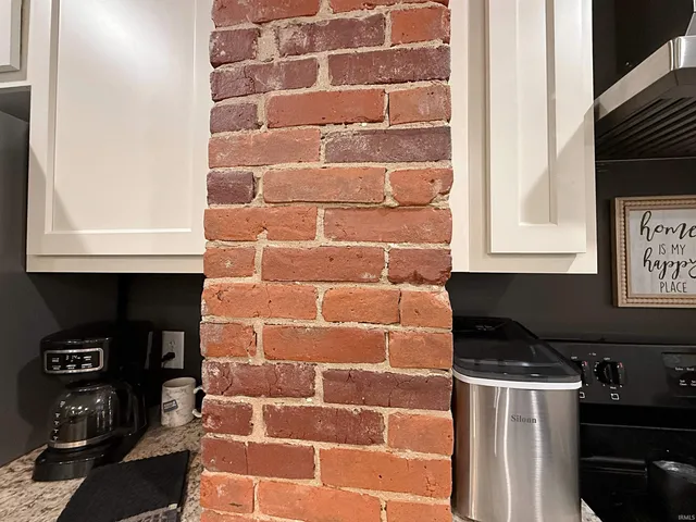 $179,900 | 705 Southwest 1st Street, Washington, IN 47501