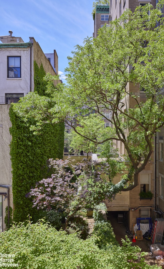 4 East 82nd Street, Unit 3R Manhattan, NY 10028 - Photo 4 of 8