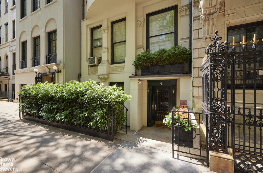 4 East 82nd Street, Unit 3R Manhattan, NY 10028 - Photo 6 of 8