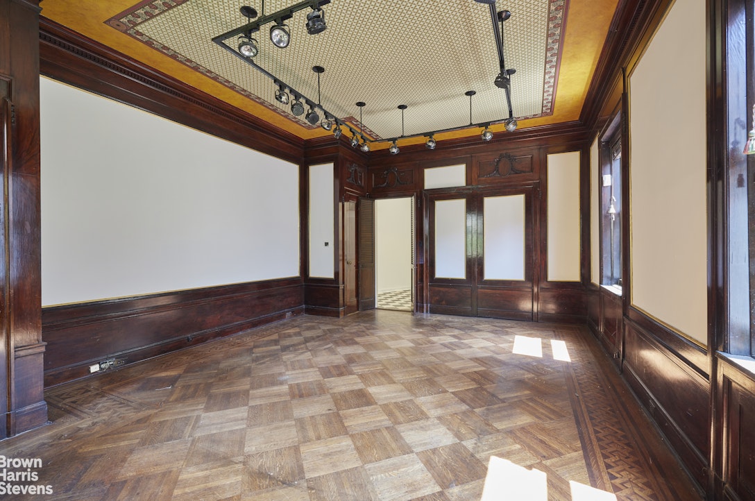 4 East 82nd Street, Unit 3R Manhattan, NY 10028 - Photo 7 of 8