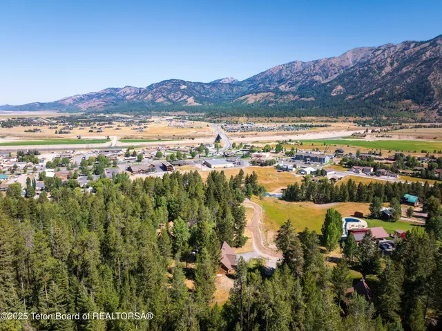 $899,000 | 627 Grandview Drive, Alpine, WY 83128