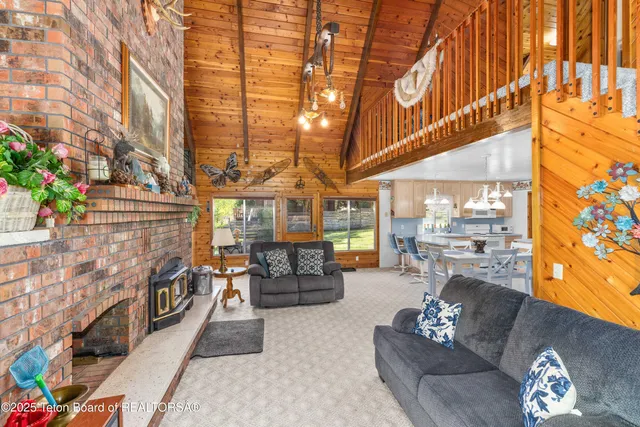 $899,000 | 627 Grandview Drive, Alpine, WY 83128