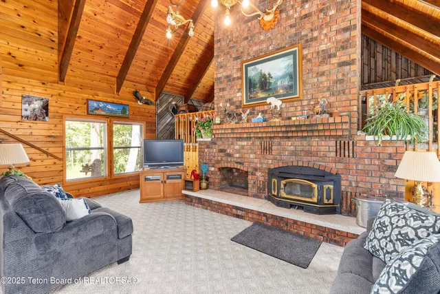 $899,000 | 627 Grandview Drive, Alpine, WY 83128