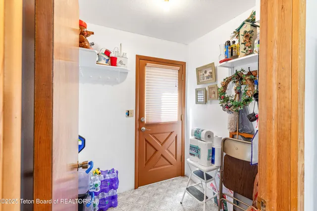 $899,000 | 627 Grandview Drive, Alpine, WY 83128