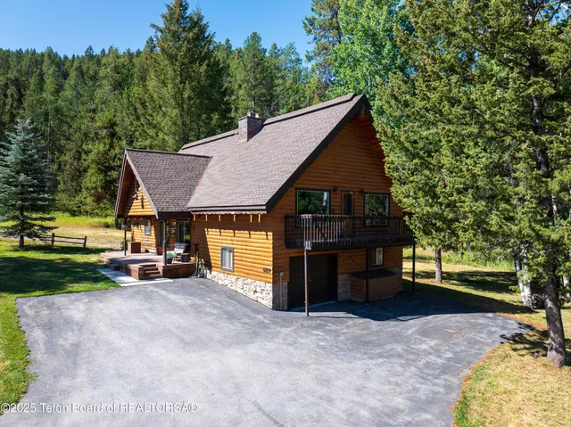 $899,000 | 627 Grandview Drive, Alpine, WY 83128